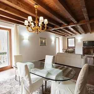 Domus - Centralissima E Antica Residenza Cappello Apartment Verona